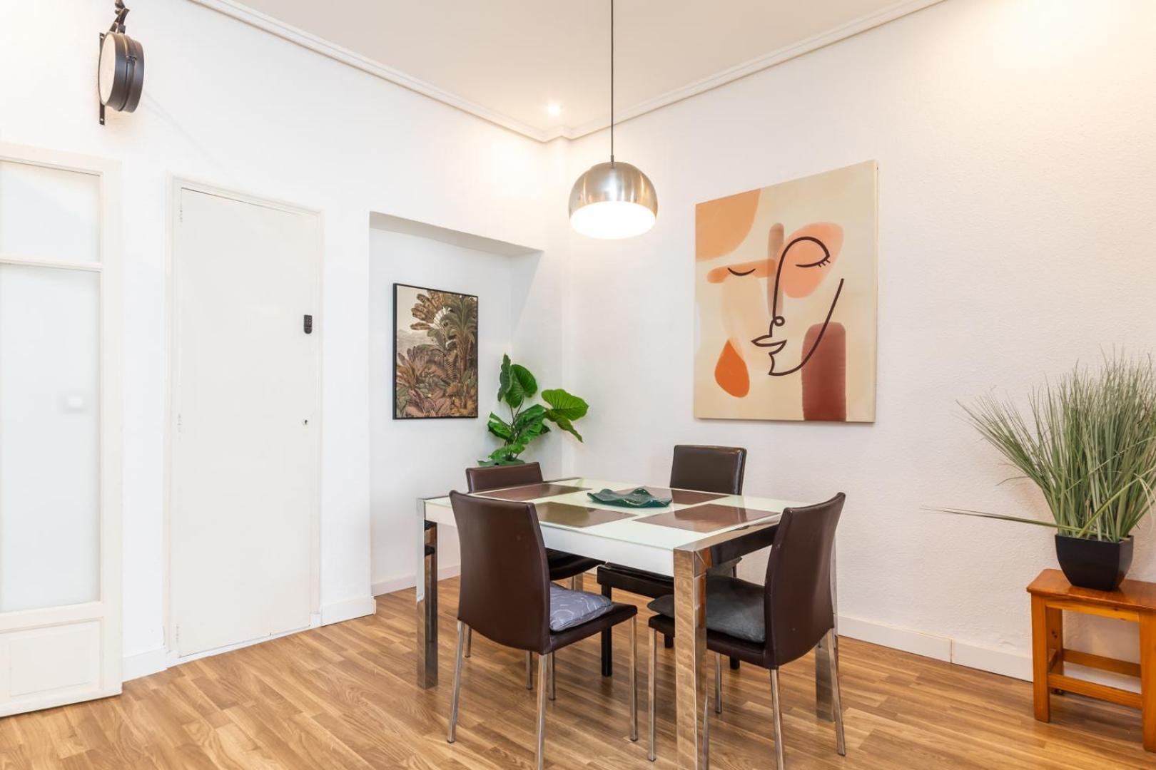 ולנסיה Mestalla River Apartment מראה חיצוני תמונה